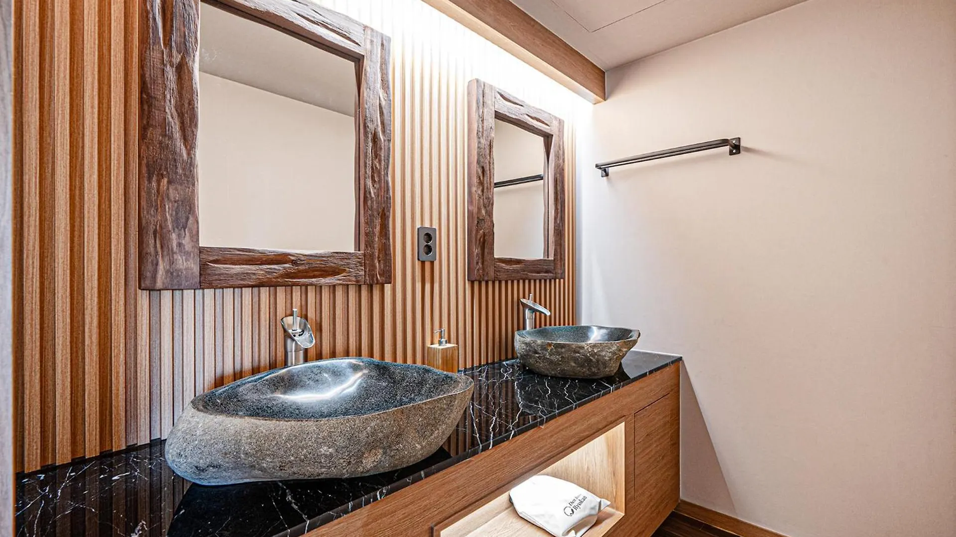 Mandeok Denbasta Ryokan Busan 0*,